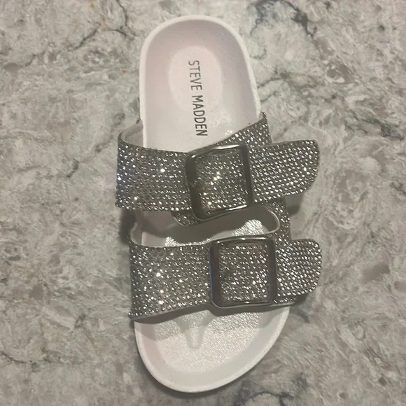 Steve Madden girls rhinestone sandals - Picture 2 of 10